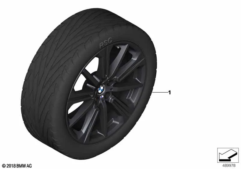 Летний комплект колес M Performance со звездообразными спицами 748M