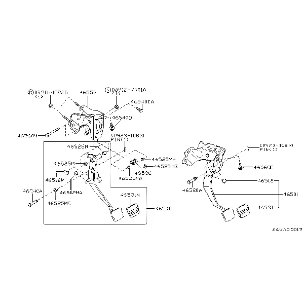 Педали тормоза и сцепления